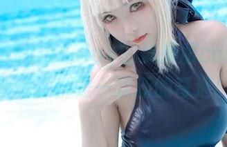 在Kitkat Cosplay的体操服cos中，更新每次都是一次新的奇遇！